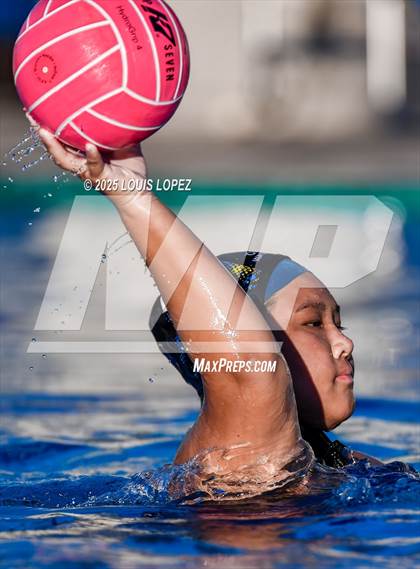 Thumbnail 1 in Walnut @ Charter Oak photogallery.