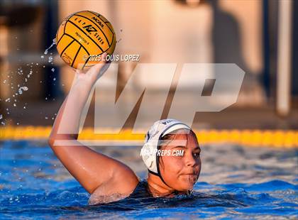 Thumbnail 1 in Walnut @ Charter Oak photogallery.