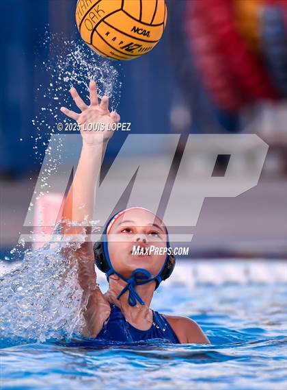 Thumbnail 1 in Walnut @ Charter Oak photogallery.