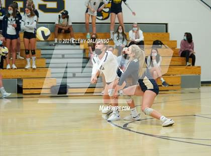 Thumbnail 3 in Golden @ Evergreen photogallery.