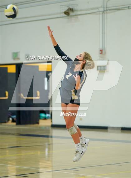 Thumbnail 3 in Golden @ Evergreen photogallery.