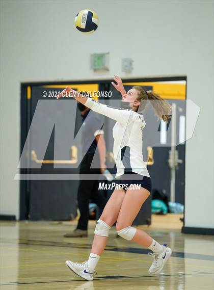 Thumbnail 2 in Golden @ Evergreen photogallery.