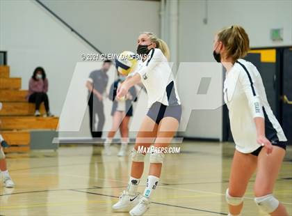 Thumbnail 3 in Golden @ Evergreen photogallery.