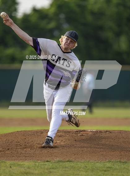 Thumbnail 3 in Battlefield vs. Gainesville (VHSL Class 6 Region B Final) photogallery.