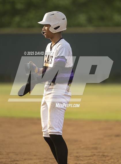 Thumbnail 2 in Battlefield vs. Gainesville (VHSL Class 6 Region B Final) photogallery.