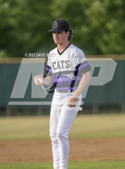 Thumbnail 3 in Battlefield vs. Gainesville (VHSL Class 6 Region B Final) photogallery.