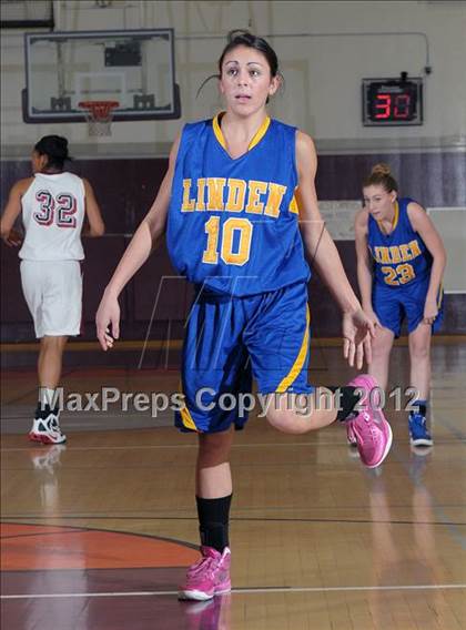 Thumbnail 2 in Linden @ West Campus (CIF SJS D4 Semifinals) photogallery.