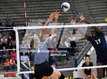 Thumbnail 1 in Clark vs. O'Connor (UIL 6A Regional Final) photogallery.