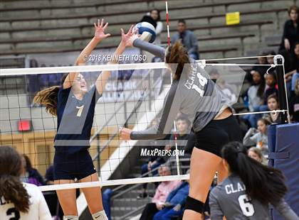 Thumbnail 2 in Clark vs. O'Connor (UIL 6A Regional Final) photogallery.