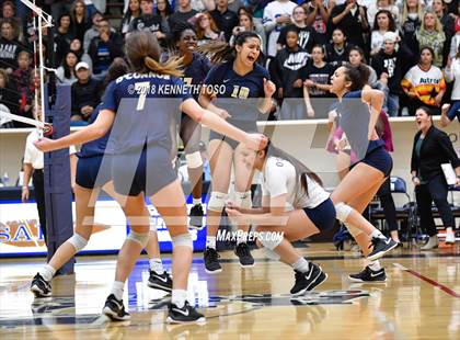 Thumbnail 3 in Clark vs. O'Connor (UIL 6A Regional Final) photogallery.