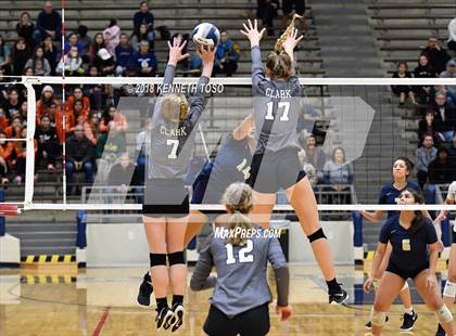 Thumbnail 3 in Clark vs. O'Connor (UIL 6A Regional Final) photogallery.