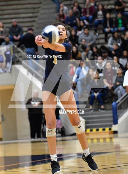 Thumbnail 2 in Clark vs. O'Connor (UIL 6A Regional Final) photogallery.