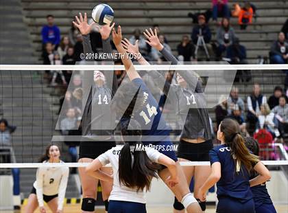 Thumbnail 2 in Clark vs. O'Connor (UIL 6A Regional Final) photogallery.