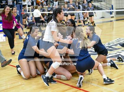 Thumbnail 1 in Clark vs. O'Connor (UIL 6A Regional Final) photogallery.