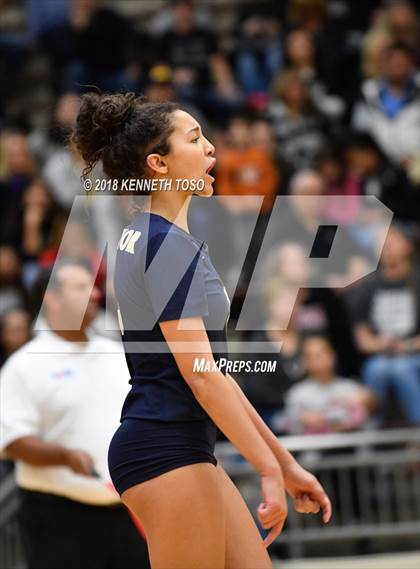 Thumbnail 2 in Clark vs. O'Connor (UIL 6A Regional Final) photogallery.
