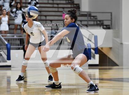 Thumbnail 3 in Clark vs. O'Connor (UIL 6A Regional Final) photogallery.