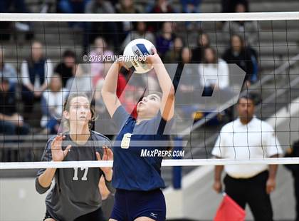 Thumbnail 2 in Clark vs. O'Connor (UIL 6A Regional Final) photogallery.