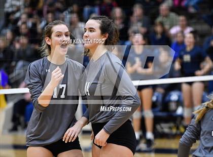 Thumbnail 2 in Clark vs. O'Connor (UIL 6A Regional Final) photogallery.