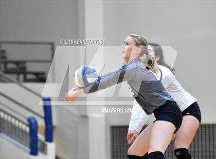 Thumbnail 1 in Clark vs. O'Connor (UIL 6A Regional Final) photogallery.