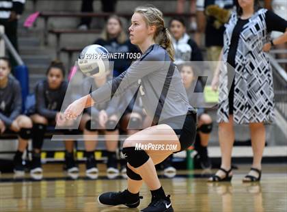 Thumbnail 1 in Clark vs. O'Connor (UIL 6A Regional Final) photogallery.