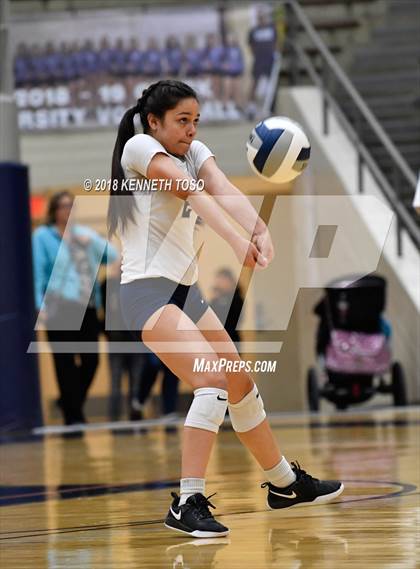 Thumbnail 1 in Clark vs. O'Connor (UIL 6A Regional Final) photogallery.