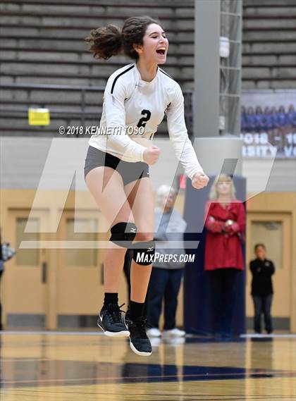 Thumbnail 2 in Clark vs. O'Connor (UIL 6A Regional Final) photogallery.