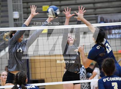 Thumbnail 2 in Clark vs. O'Connor (UIL 6A Regional Final) photogallery.