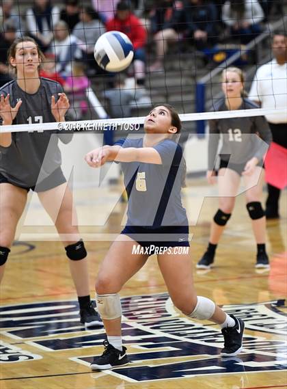 Thumbnail 2 in Clark vs. O'Connor (UIL 6A Regional Final) photogallery.