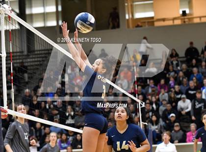Thumbnail 1 in Clark vs. O'Connor (UIL 6A Regional Final) photogallery.