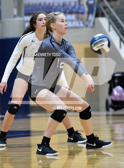 Thumbnail 3 in Clark vs. O'Connor (UIL 6A Regional Final) photogallery.