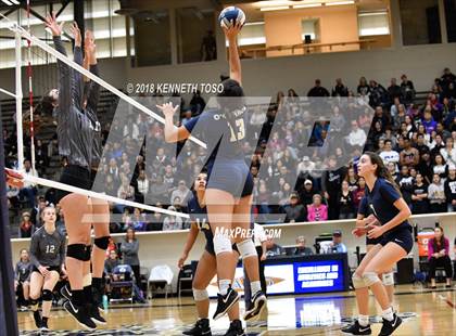 Thumbnail 2 in Clark vs. O'Connor (UIL 6A Regional Final) photogallery.