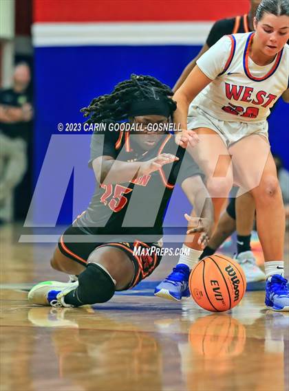 Thumbnail 2 in New Bern @ West Carteret photogallery.