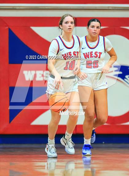 Thumbnail 2 in New Bern @ West Carteret photogallery.