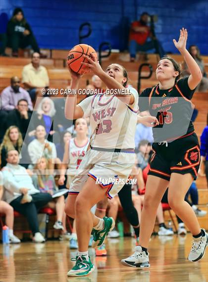 Thumbnail 2 in New Bern @ West Carteret photogallery.