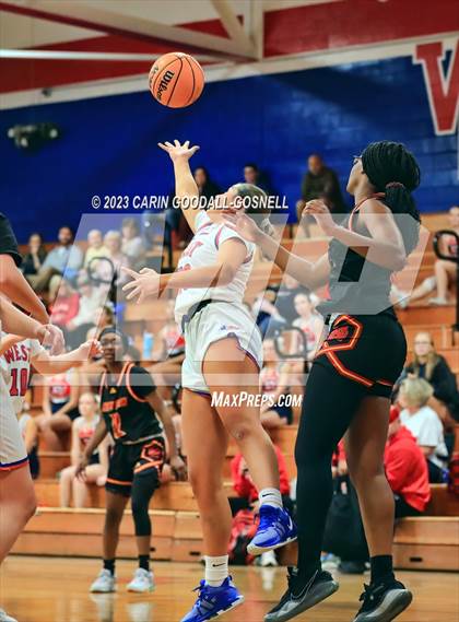 Thumbnail 3 in New Bern @ West Carteret photogallery.
