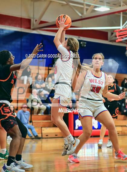 Thumbnail 1 in New Bern @ West Carteret photogallery.
