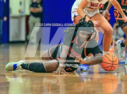 Thumbnail 3 in New Bern @ West Carteret photogallery.