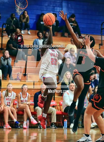 Thumbnail 3 in New Bern @ West Carteret photogallery.