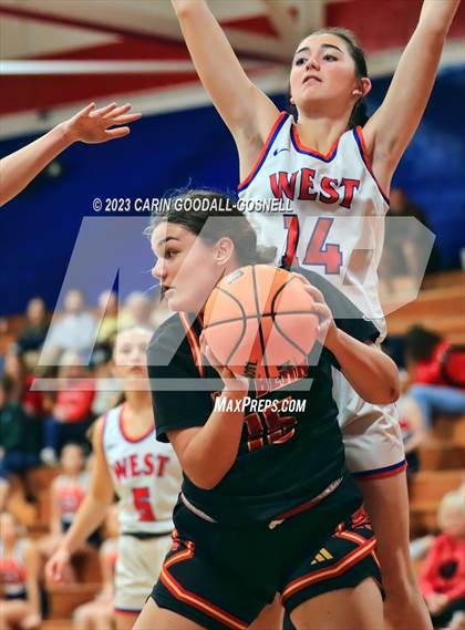 Thumbnail 3 in New Bern @ West Carteret photogallery.