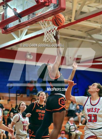 Thumbnail 2 in New Bern @ West Carteret photogallery.
