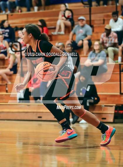 Thumbnail 3 in New Bern @ West Carteret photogallery.