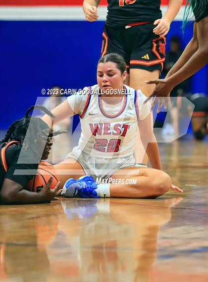 Thumbnail 3 in New Bern @ West Carteret photogallery.