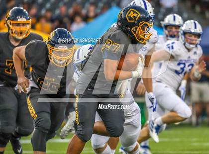 Thumbnail 2 in St. Xavier vs Moeller @ Nippert Stadium photogallery.