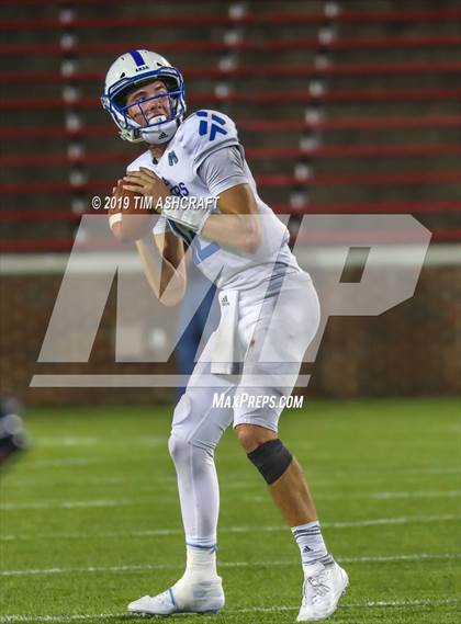 Thumbnail 1 in St. Xavier vs Moeller @ Nippert Stadium photogallery.