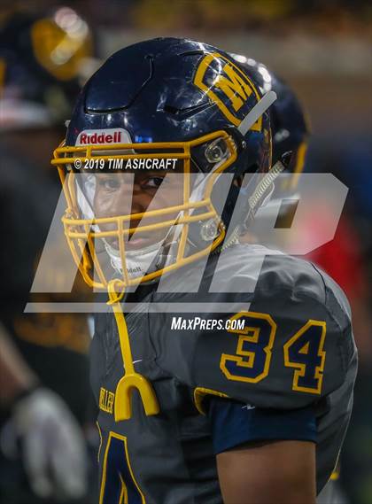 Thumbnail 2 in St. Xavier vs Moeller @ Nippert Stadium photogallery.