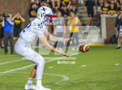 Thumbnail 3 in St. Xavier vs Moeller @ Nippert Stadium photogallery.