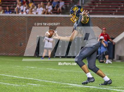 Thumbnail 2 in St. Xavier vs Moeller @ Nippert Stadium photogallery.