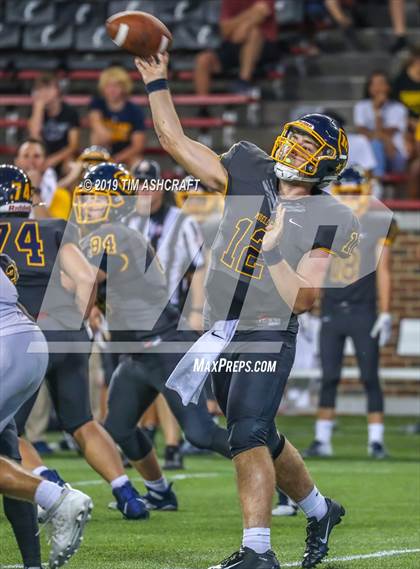 Thumbnail 2 in St. Xavier vs Moeller @ Nippert Stadium photogallery.