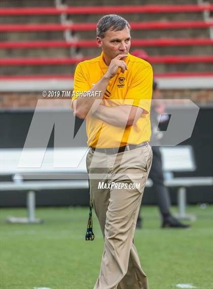 Thumbnail 3 in St. Xavier vs Moeller @ Nippert Stadium photogallery.