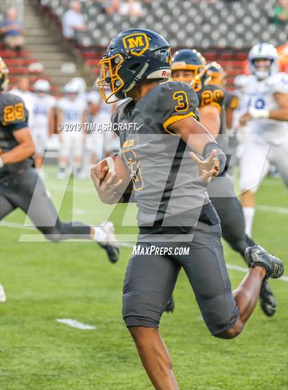 Thumbnail 3 in St. Xavier vs Moeller @ Nippert Stadium photogallery.